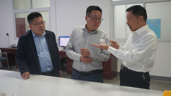 新乡市凤泉区区委常委 纪委书记 监委主任 付幼彬 莅临HJC888黄金城公司 新乡红色心灵传习馆参观进建